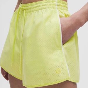 Lululemon Court Rival High-Rise Short 3" *Perforated
Sour Grape / White